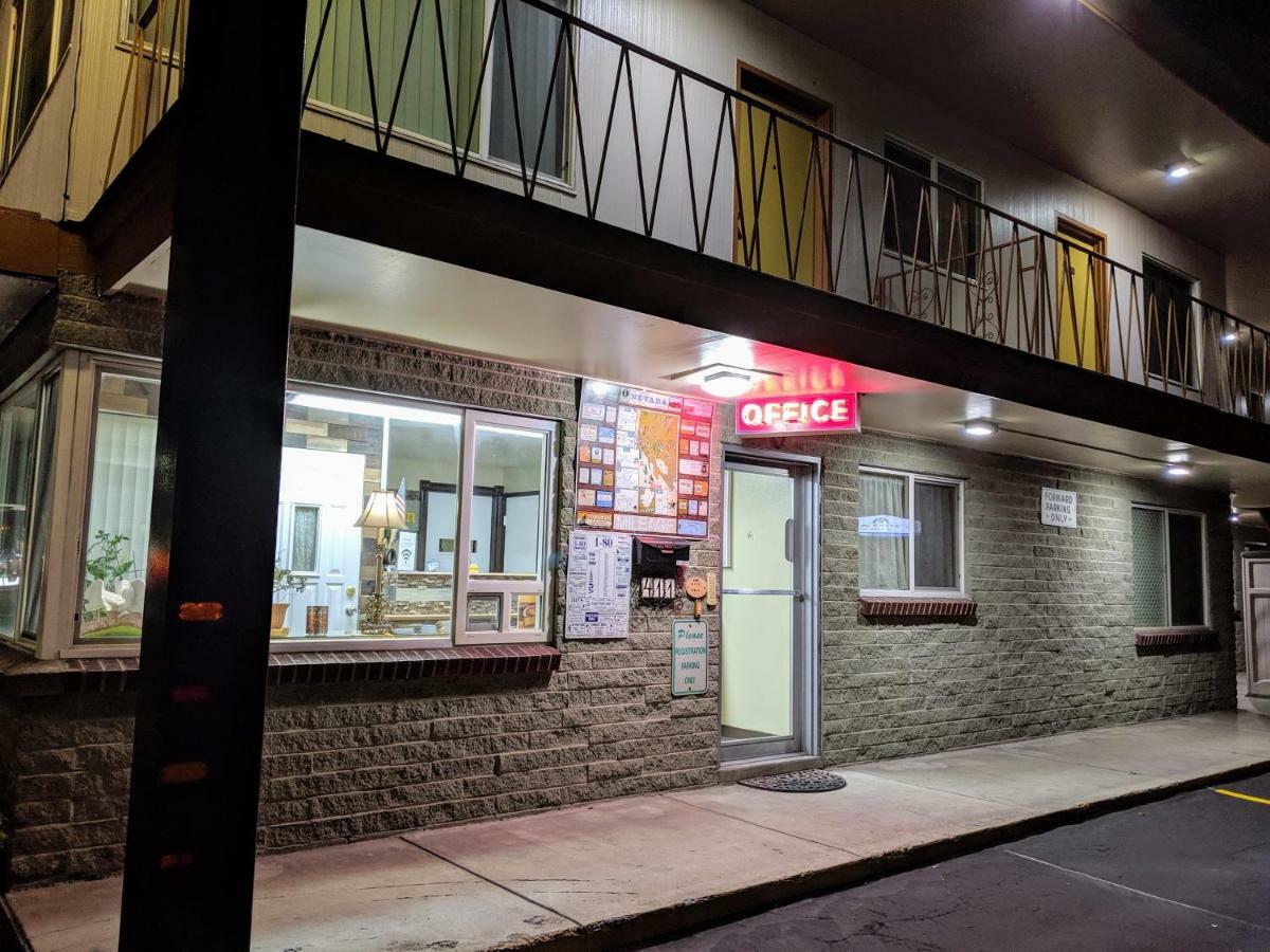 Economy Inn Elko Exterior photo